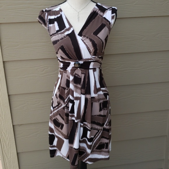 Le Chateau Dresses & Skirts - 👗Le Chateau Summer Jersey Print Dress